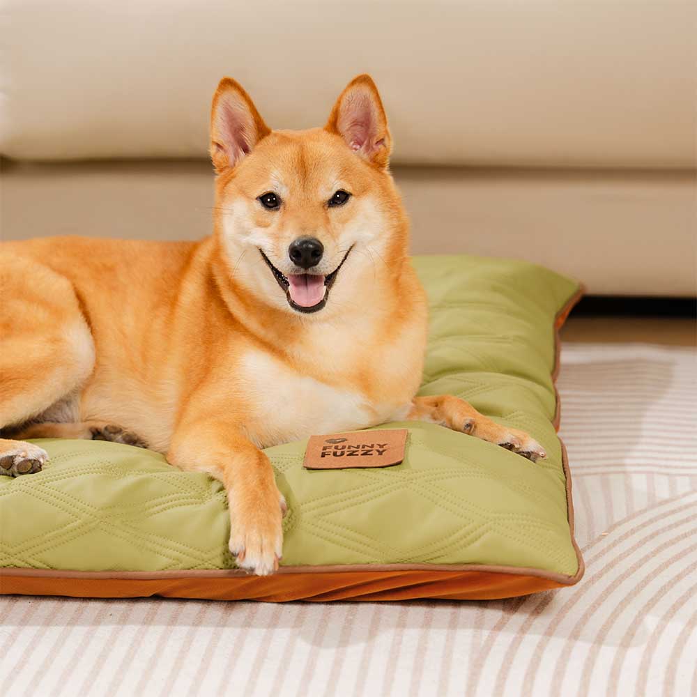 Beruhigende Liegematte, wasserabweisend, ideal als Haustierbett für große & kleine Hunde.