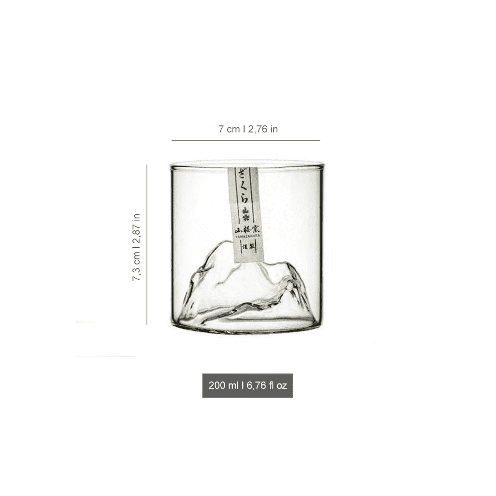 Erleben Sie reines Aroma mit dem Yamazakura Whiskeyglas. Bergboden-Design, bleifreies Kristallglas im Japan-Stil.