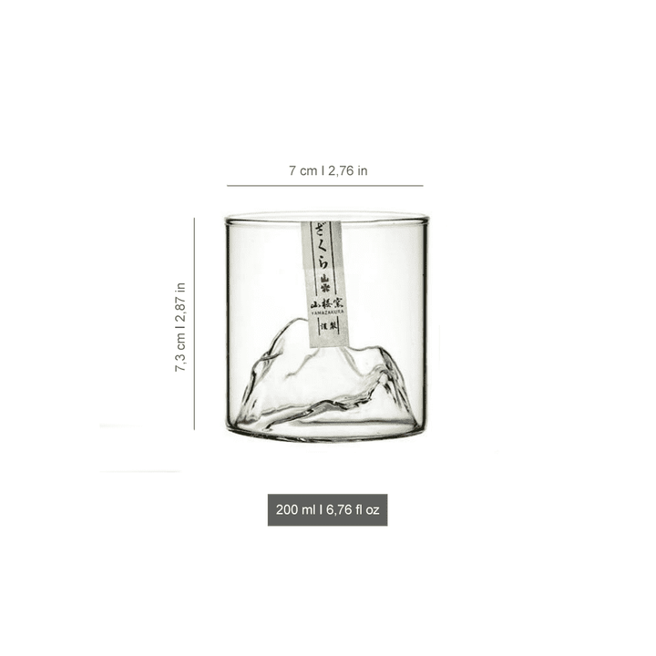 Erleben Sie reines Aroma mit dem Yamazakura Whiskeyglas. Bergboden-Design, bleifreies Kristallglas im Japan-Stil.
