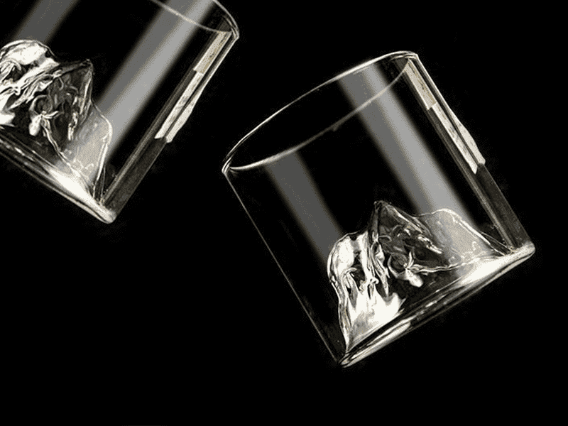 Yamazakura Whiskeyglas mit Bergboden. Bleifreies Kristallglas für puren Genuss und stilvolle Degustation.