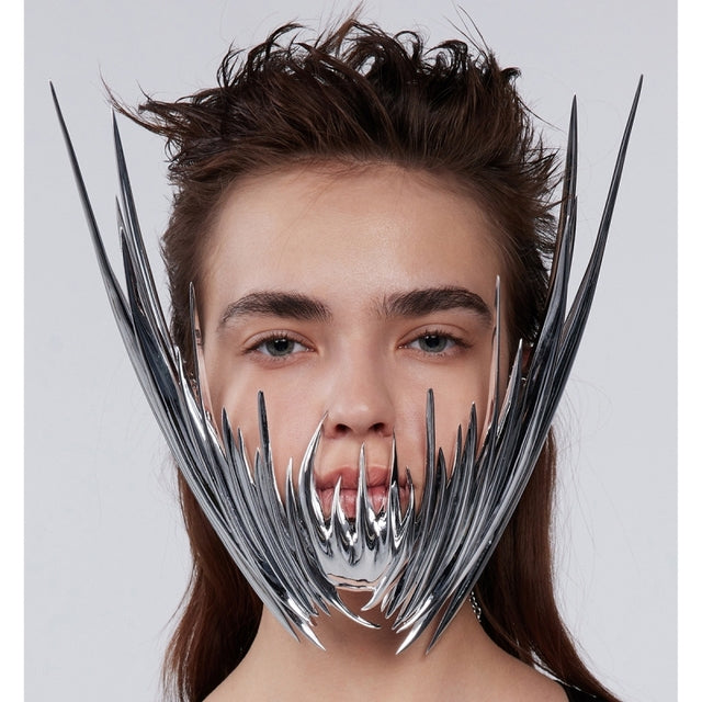 Unisex Gesichtsohrring, auffälliges Statement Schmuckstück mit modernem Design. Avantgarde 3D-Druck Ohrring.
