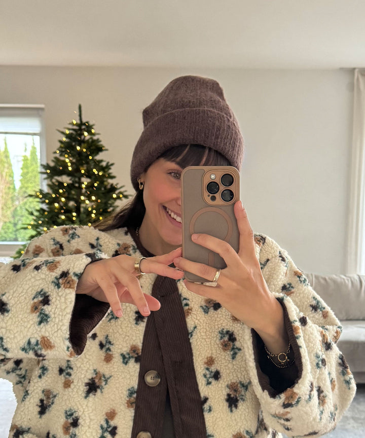 Bequeme Damen Strickmütze, warmhaltend, ideal für Outdoor-Aktivitäten im Winter.