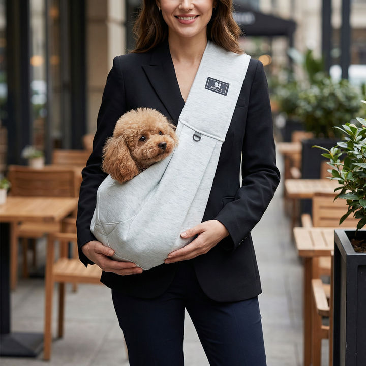 Detailaufnahme des atmungsaktiven Mesh-Gewebes am Hunde-Rucksack für optimalen Komfort des Tieres.