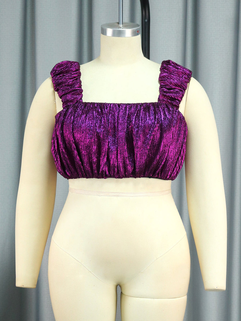 Glamouröses Glitzer-Bustier für Damen mit feinen Rüschen, ideal für Sommer-Mode.