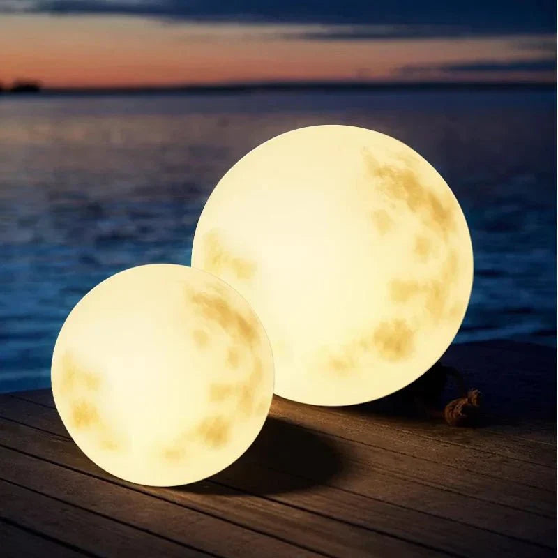 Magische LED Gartenlampe im Mond-Design, ideal für stimmungsvolle Außenbeleuchtung und Garten Deko.