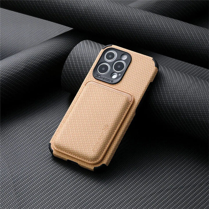 Elegante MagSafe Carbonfaser-Hülle mit Portemonnaie-Funktion. Dein iPhone stilvoll schützen.