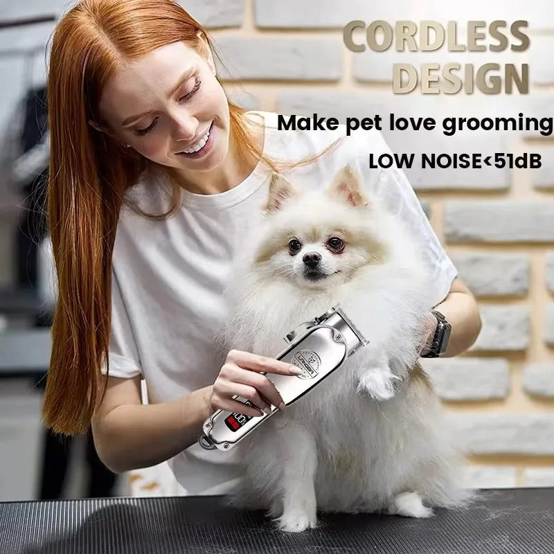 Professionelle Hundeschermaschine für sanfte Fellpflege, wiederaufladbar und leise.