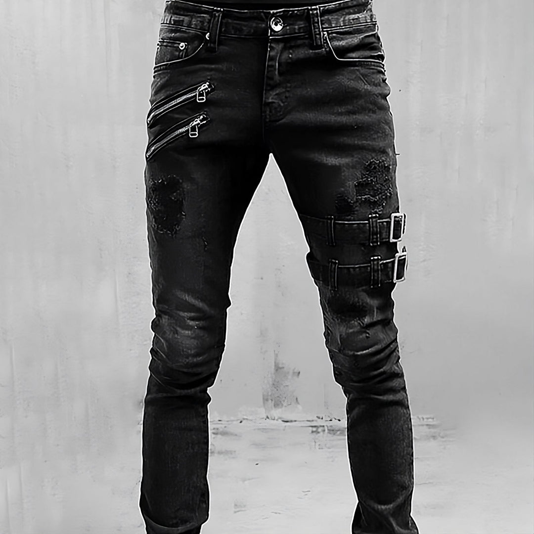 Stilvolle Herrenjeans mit einzigartigen Schnallen- & Reißverschlussdetails; moderne Statement-Mode für Männer.