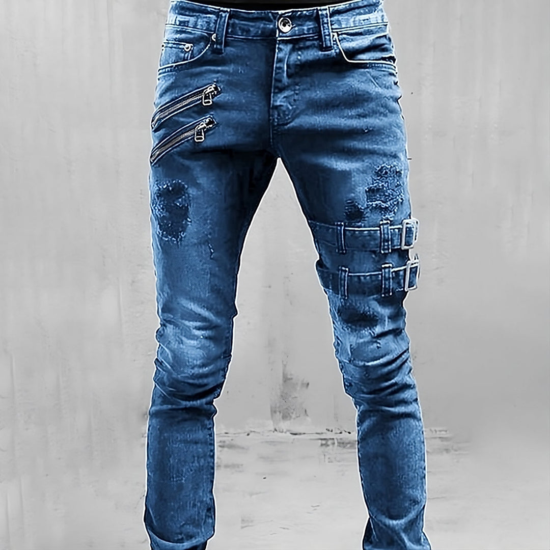 Moderne Herrenhose mit Schnallen & Reißverschlüssen; stilvolle Männerfashion für Freizeit & Alltag.