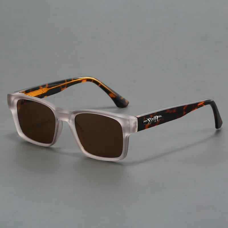 Stylische Retro-Sonnenbrille für Herren, UV400 Schutz, kratzfeste Brille für sonnige Tage.