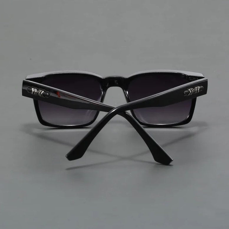 Klassische Herren Sonnenbrille im 90er Retro-Design. UV400 Schutz & kratzfeste Gläser als Accessoire.