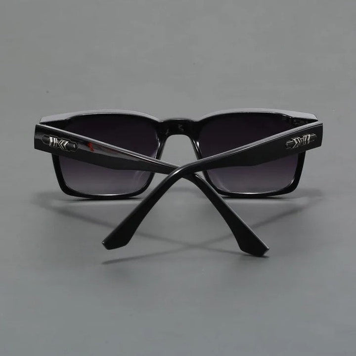 Klassische Herren Sonnenbrille im 90er Retro-Design. UV400 Schutz & kratzfeste Gläser als Accessoire.