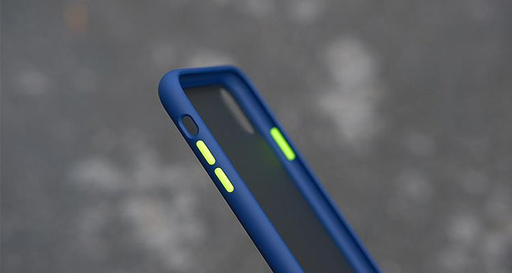 Unisex Anti-Stoß iPhone Schutzhülle, matt. Extrem robust für iPhone XS Max/XR. Zuverlässiger Schutz.