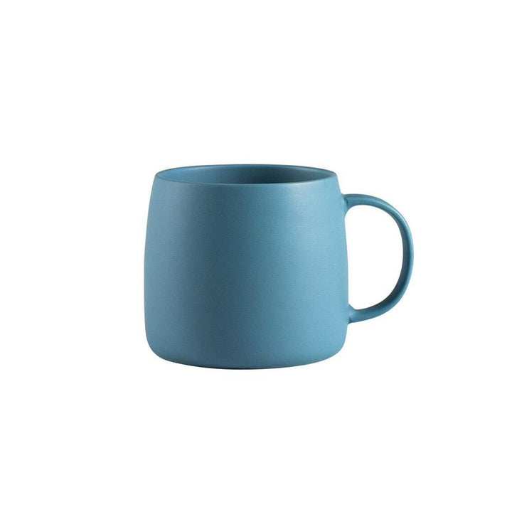 Ergonomische matte Keramiktasse mit angenehmer Haptik; nordisch, minimalistisch für Kaffee & Tee.