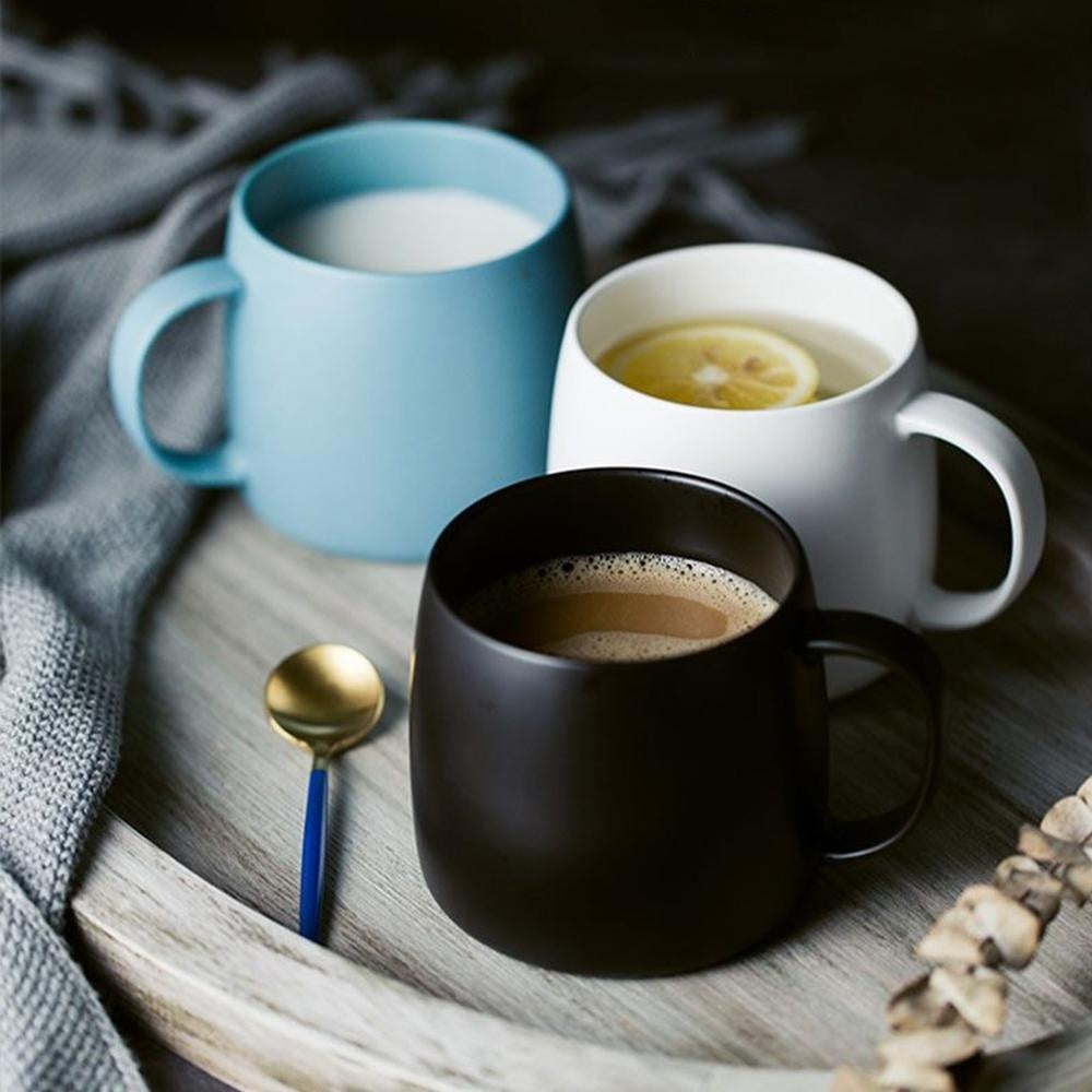 Einzigartige, matte Keramiktasse für stilvollen Kaffeegenuss; nordisch inspiriert, spülmaschinenfest.