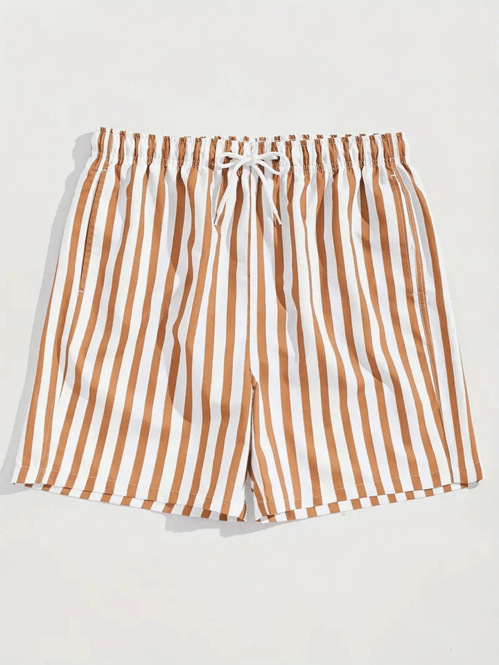 Nahaufnahme Stoff: Schnelltrocknende Herren Badeshorts. Strapazierfähig & bequem für Schwimmen, Sport & Sommer.