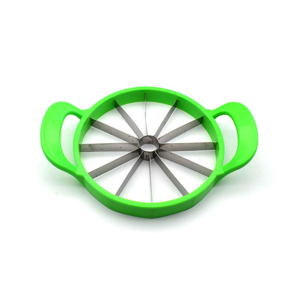 Melonenschneider aus Edelstahl für gleichmäßige Wassermelonenscheiben, idealer Küchenhelfer für Sommerfrüchte.