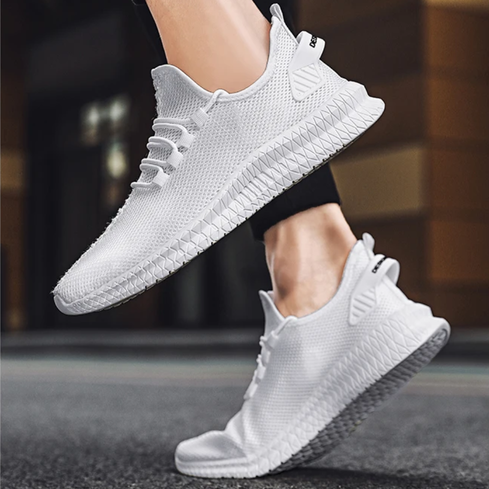 Vorderansicht: Bequeme orthopädische Herrenschuhe mit breitem Zehenbereich & stützendem Design. Perfekt für Schmerzlinderung.