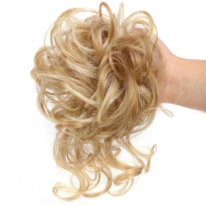 Dutt mit Volumen Haarteil; natürlicher Messy Bun für schnelle, elegante Updos in Sekunden.
