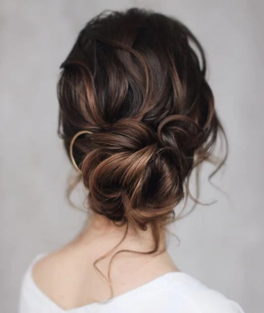 Volumen Haarteil für schnelle Frisuren; einfacher Messy Bun für Alltag und Eleganz.