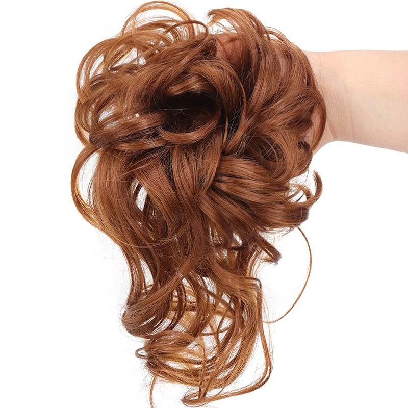 Dutt Haarteil mit Volumen; natürlicher Messy Bun für unkompliziertes Haarstyling im Alltag.