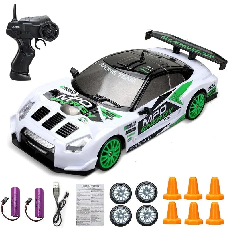 Perfektes Geschenk: Mini Drifter RC Rennauto, viel Spaß für kleine Piloten.