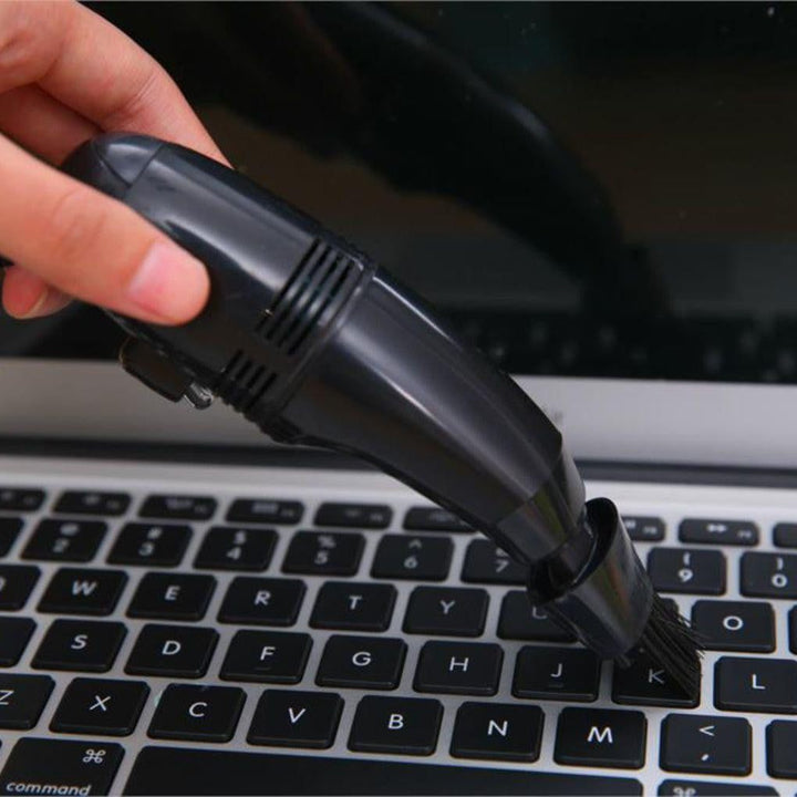 Bürstenaufsatz des Mini USB Staubsaugers. Perfekt für Tastatur- & Computerreinigung, entfernt Staub effizient.