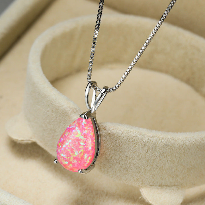 Minimalistisches Collier mit schillerndem Opal-Tropfen, perfekt für Damen.