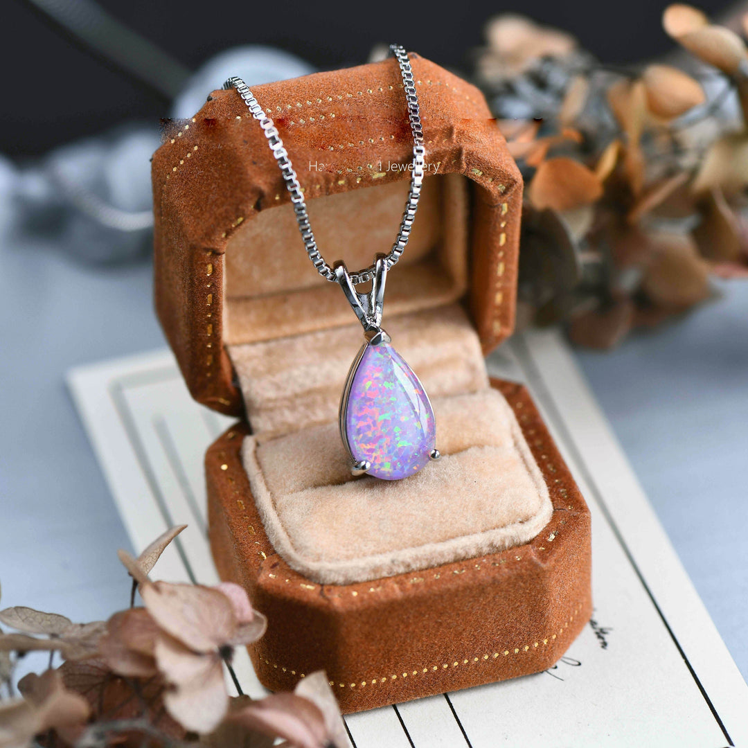 Schlichte Damen Opal-Tropfen-Halskette, elegant und vielseitig kombinierbar.