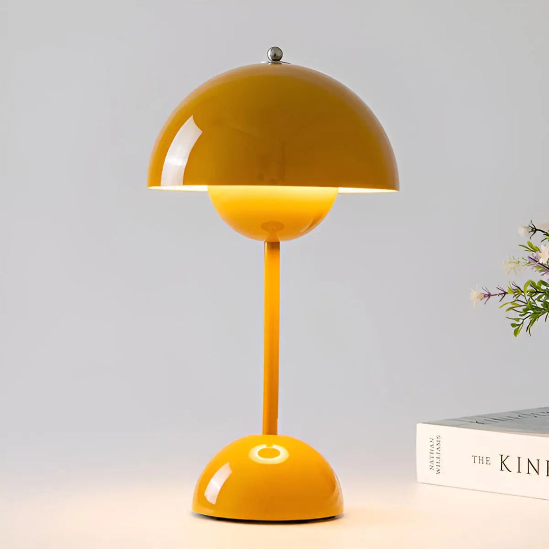 Elegante, minimalistische LED Tischleuchte im skandinavischen Stil. Perfekte Deko und Beleuchtung für jeden Raum.