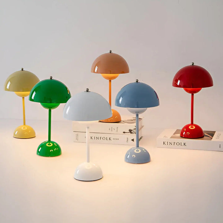 Skandinavische LED Nachttischlampe. Minimalistisches Design, schafft gemütliche Beleuchtung und moderne Atmosphäre.