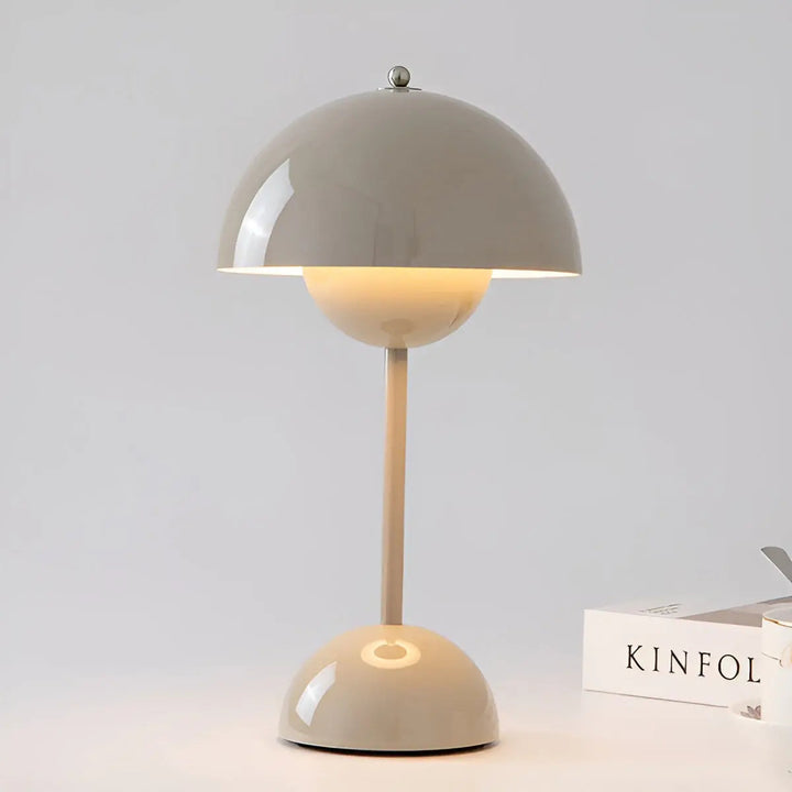 Vielseitige LED Tischleuchte, minimalistisch skandinavisch. Als Wohnzimmer-, Nachttisch- oder Schreibtischlampe nutzbar.