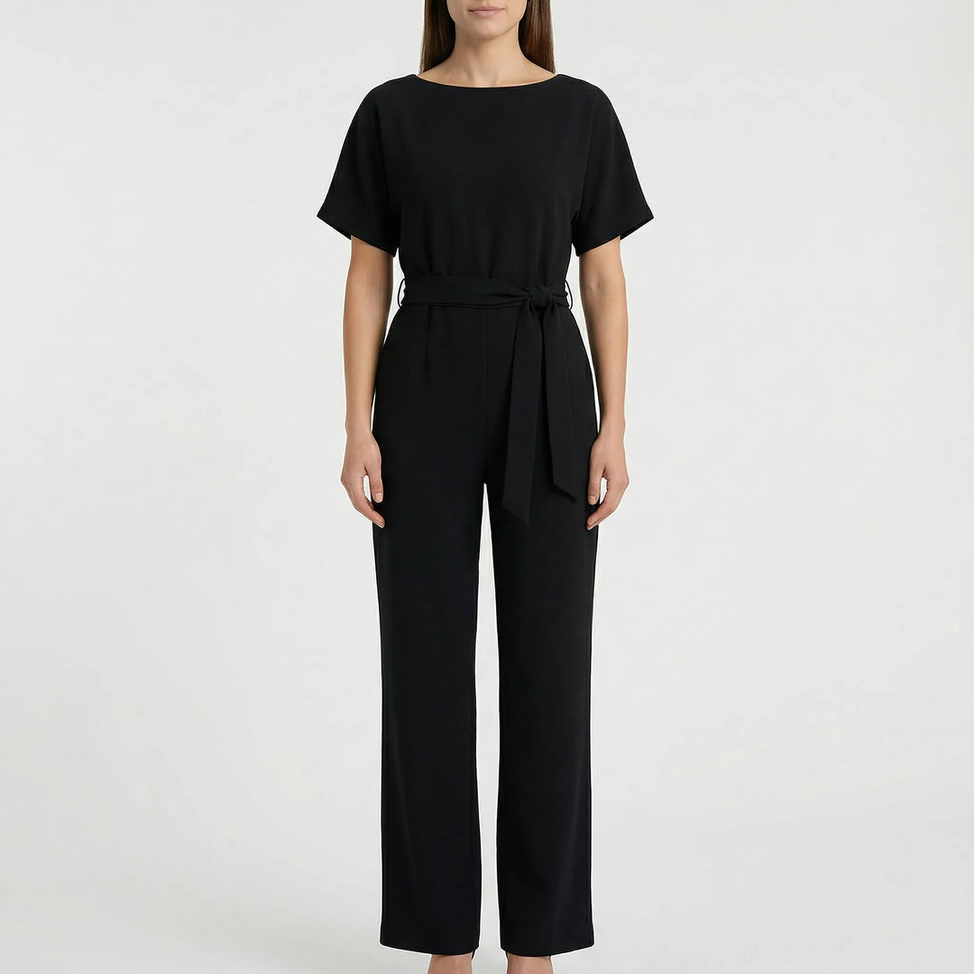 Komfortabler Damen Jumpsuit Emma. Moderner Overall mit weitem Bein & Kurzarm, ideal für einen stilvollen Sommer.