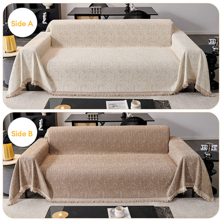 Stylischer, kratzfester Sofabezug, minimalistischer Couchschutz mit voller Abdeckung für Katzen im Wohnzimmer.