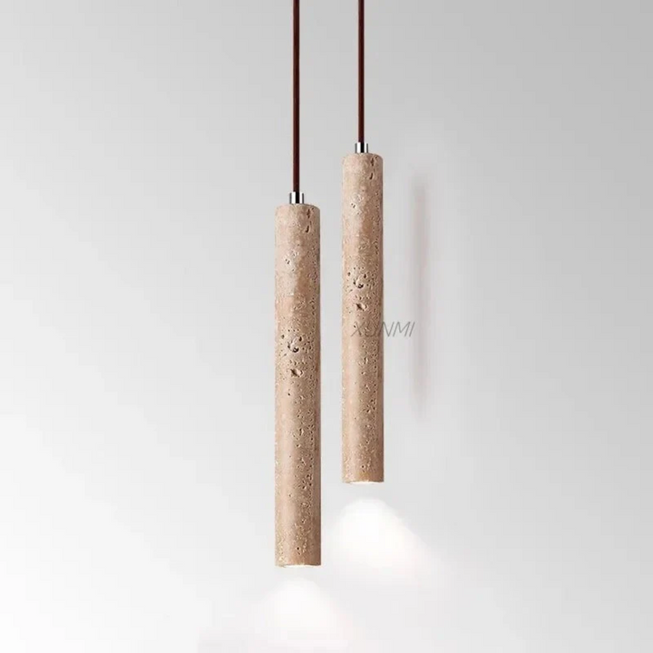 Minimalistischer Travertin LED Kronleuchter im Wabi-Sabi Stil für modernes Wohnzimmer.
