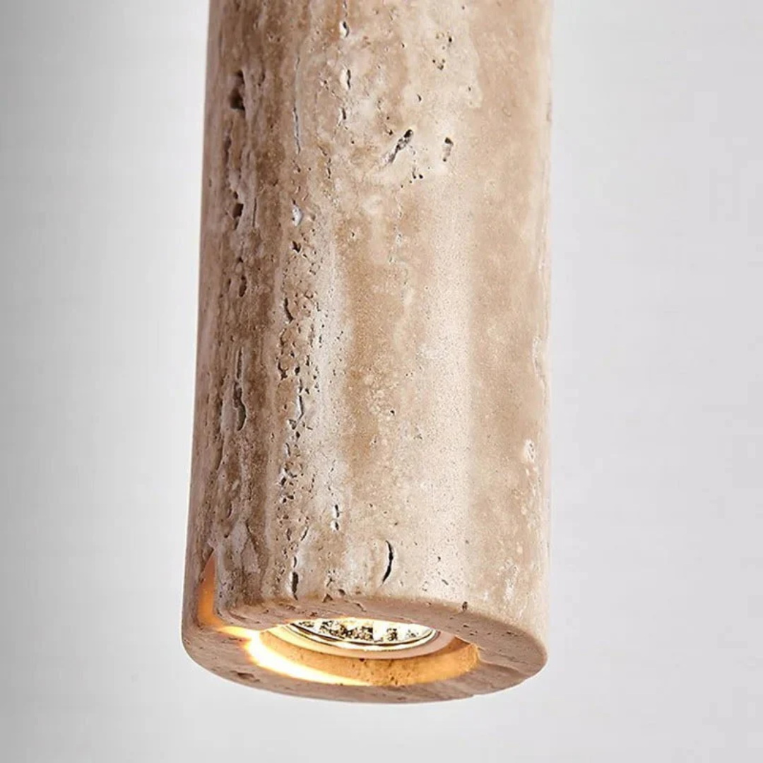Moderner LED Kronleuchter aus Travertin im Wabi-Sabi Stil. Stilvolle Wohnzimmer oder Esszimmer Lampe.