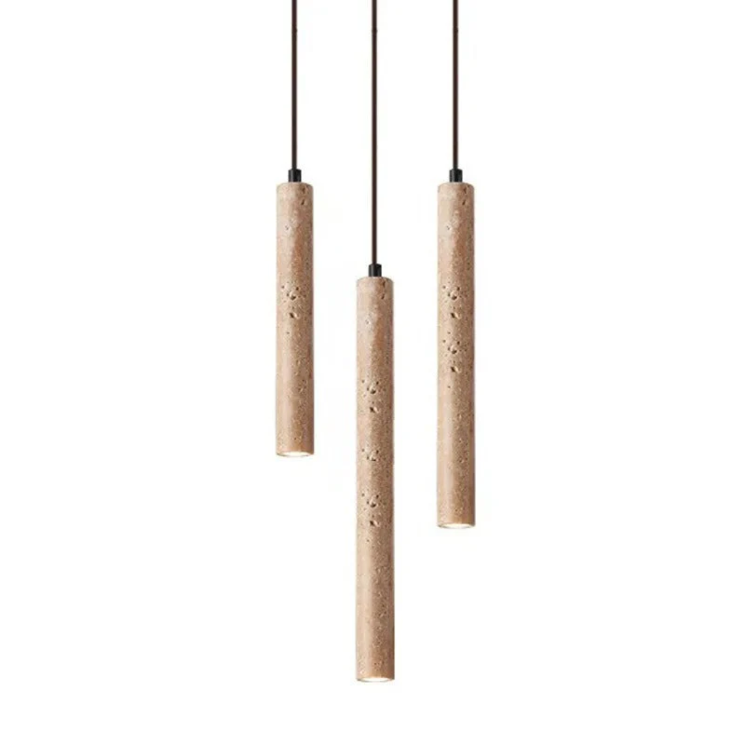 Minimalistische Travertin LED Lampe, eine Wabi-Sabi Pendelleuchte für zeitlose Innenräume.