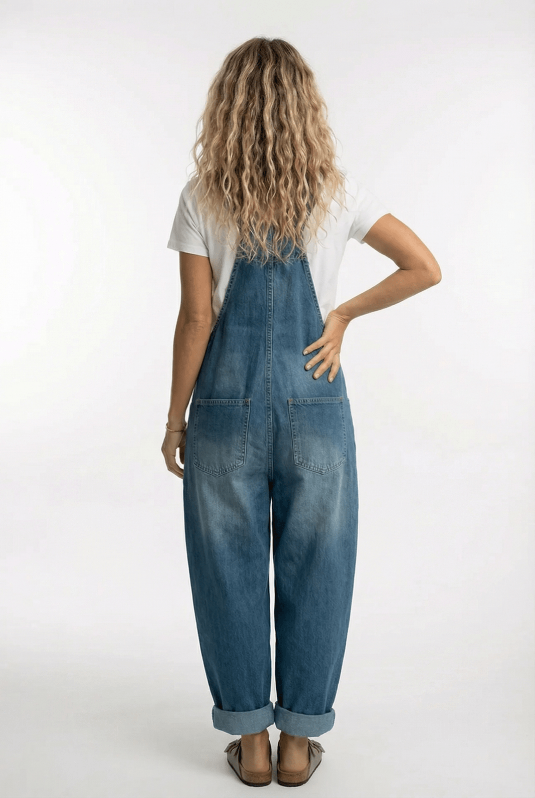 Bequemer Damen Jumpsuit aus Jeansstoff mit praktischen Taschen, ideal für einen lässigen Alltagslook.