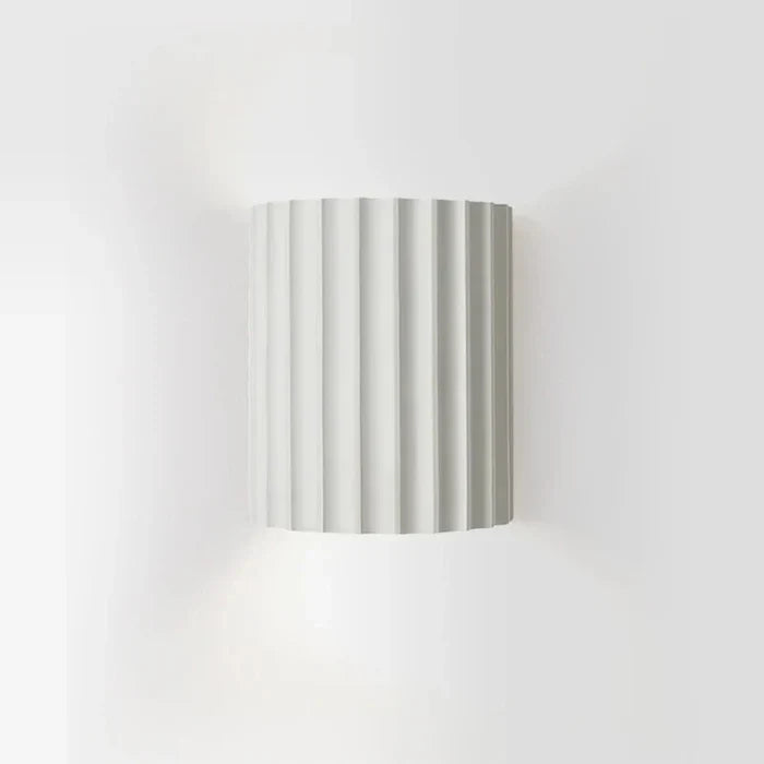 Moderne ArtisticWave Wandlampe für stilvolle Akzentbeleuchtung im Wohnzimmer.