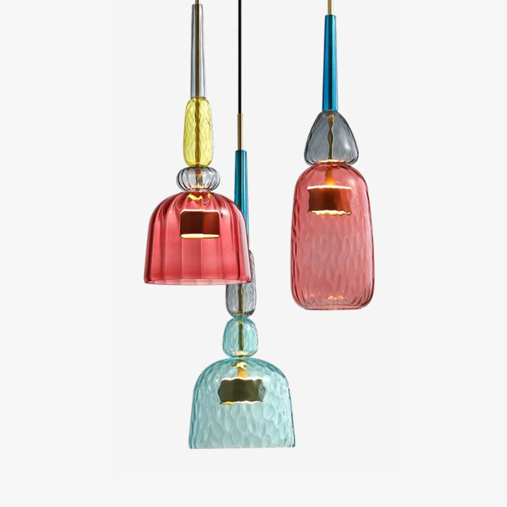 Moderne bunte Deckenleuchte aus Glas, eine stilvolle Pendelleuchte mit LED-Beleuchtung für Ihr Zuhause.