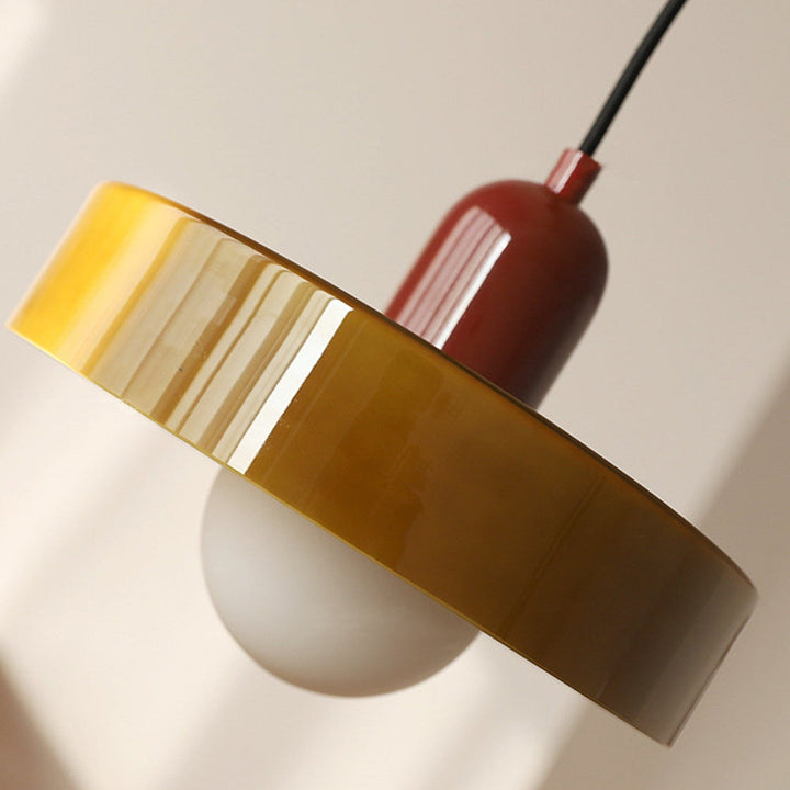 Elegante Buntglaslampe, moderne Hängelampe im Bauhausstil für Esszimmerbeleuchtung und Dekor.