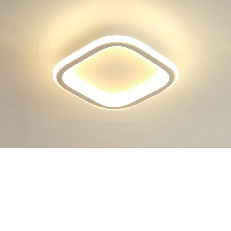 Hochwertige moderne LED Deckenleuchte, dimmbar, mit elegantem Finish für Flur & Eingangsbereich.