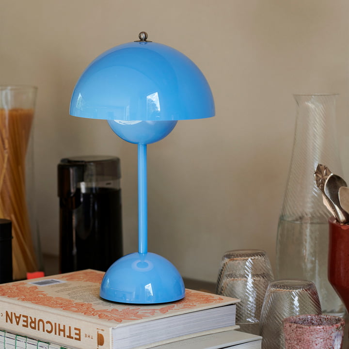 Schlichte dimmbare LED Innenlampe, kabellos, fügt sich elegant ein.