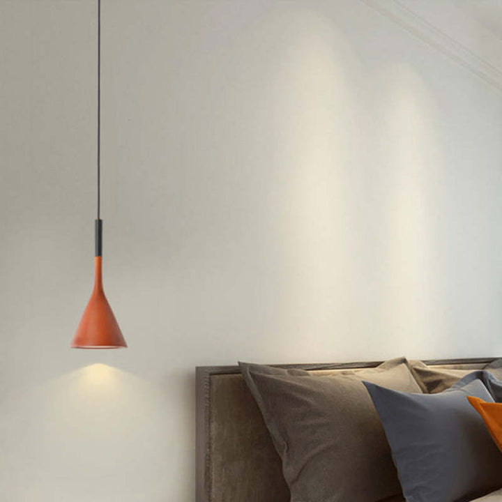 Stilvolle Dreieck LED-Pendelleuchte, ideal für Wohnzimmer, Schlafzimmer & Esszimmer.