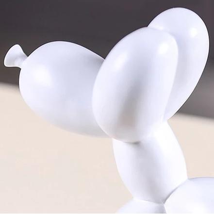 Elegante Ballonhund Statue, farbenfrohe Harzskulptur für moderne Inneneinrichtung & Büros.