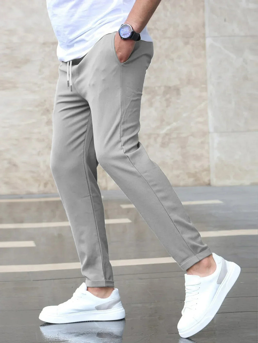Eleganter Herren-Stoffhose; komfortable Alltagshose für moderne Herrenmode.