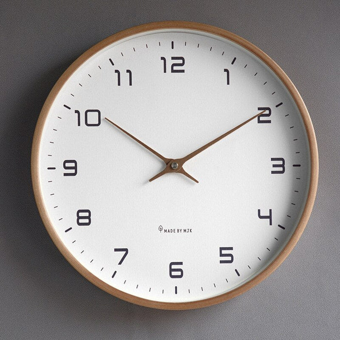 Ruhige Schlafzimmeruhr aus Naturholz. Moderne NordicTimber Wanduhr, stilvoll und dekorativ für Ihr Zuhause.