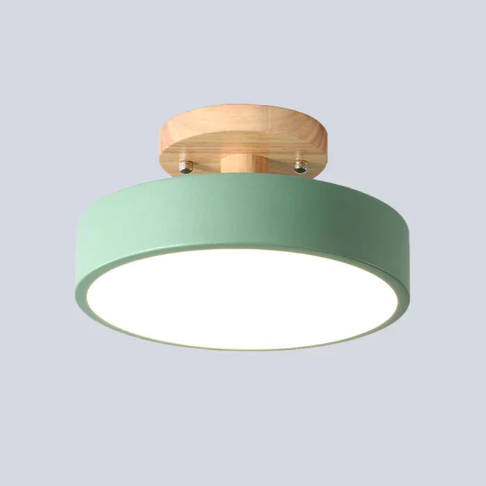 Energieeffiziente Tricolor LED-Deckenleuchte in Skandi-Optik. Flexible Lichtgestaltung mit Holz-Metall-Design.