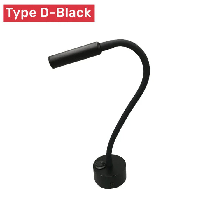 Industrielle, moderne LED-Wandlampe mit langem flexiblem Arm, ideal für gezieltes Licht im Arbeitszimmer.