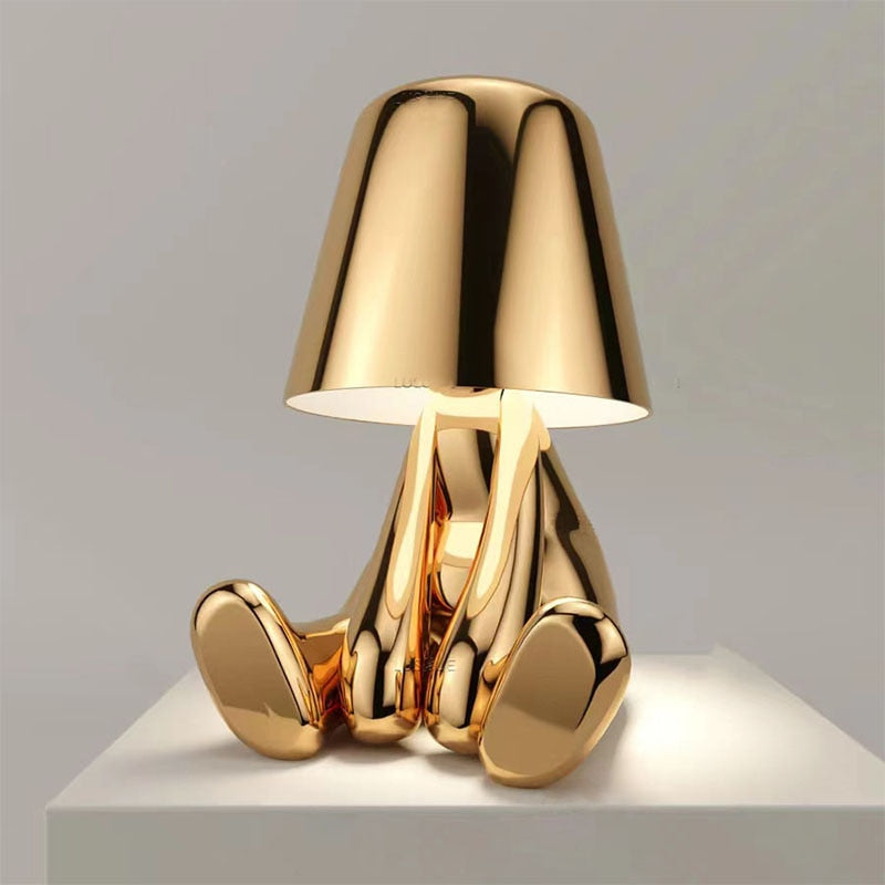Moderne LumiSerene LED-Tischlampe, kabellos, dimmbar, schafft gemütliches Ambiente & Entspannung im Wohnzimmer.